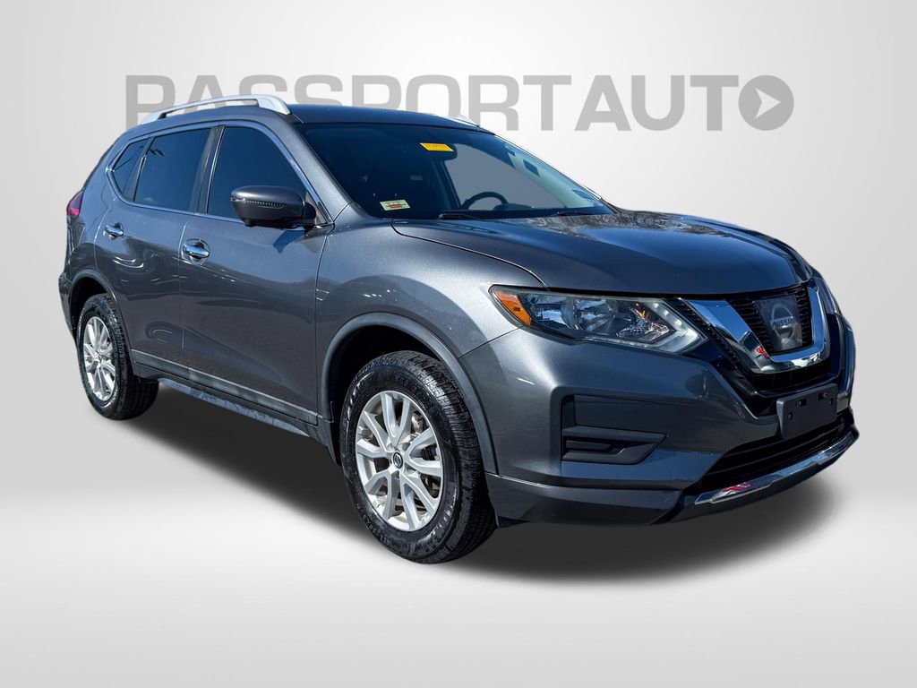 Used 2017 Nissan Rogue SV w/ SV Premium Package image 2