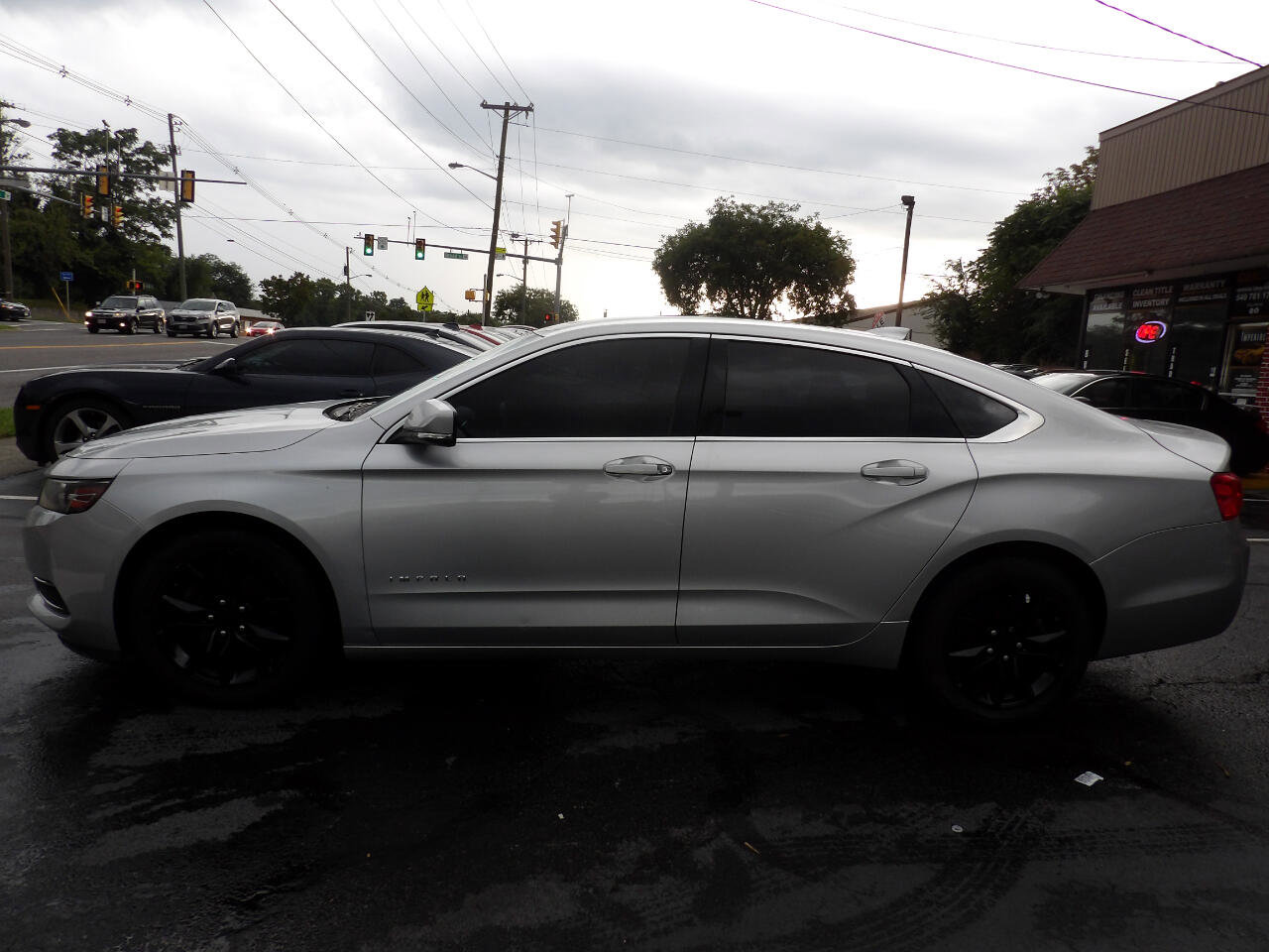 Used 2017 Chevrolet Impala LT image 2