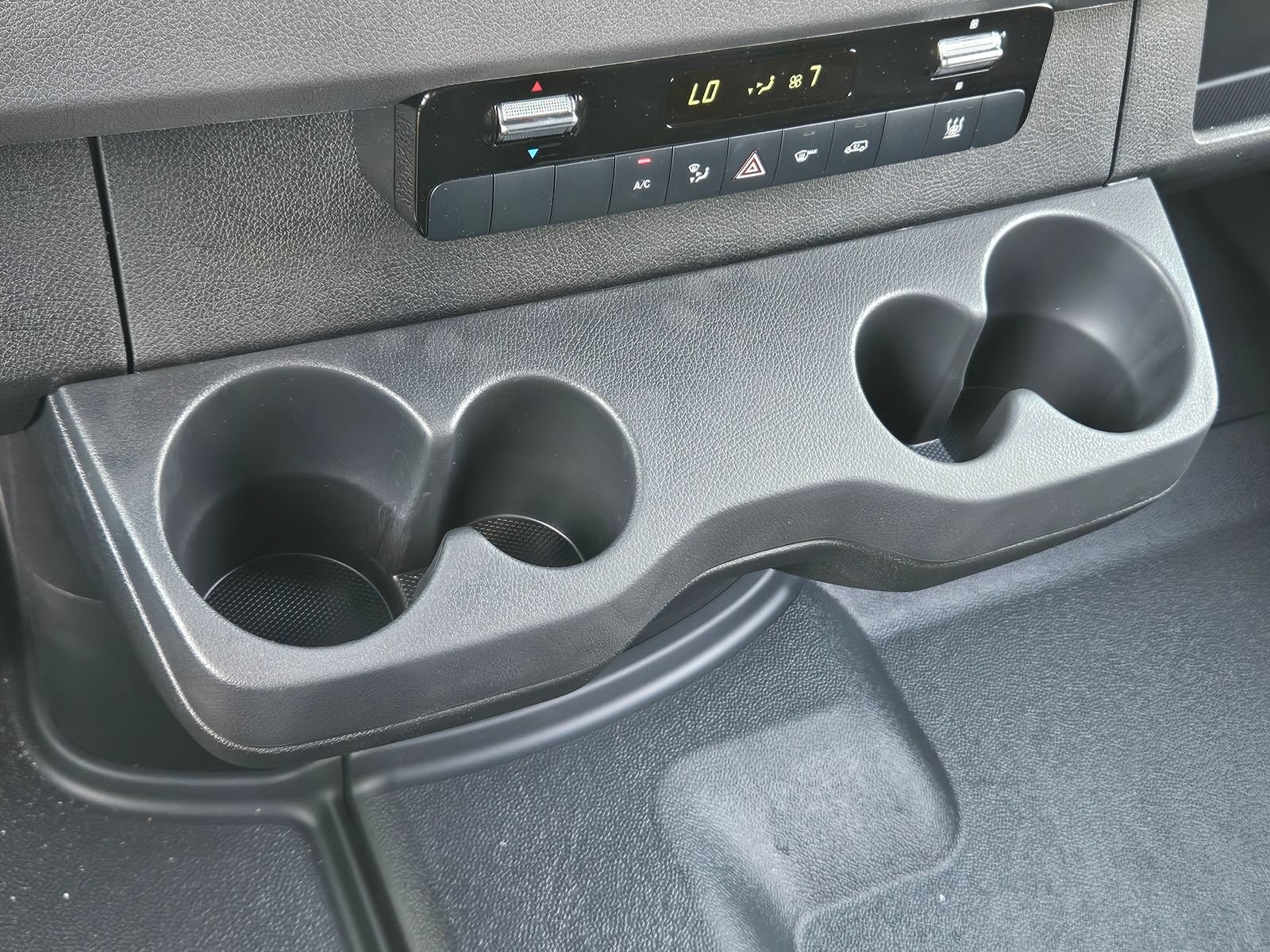 New 2025 Mercedes-Benz eSprinter 170 Cargo image 28