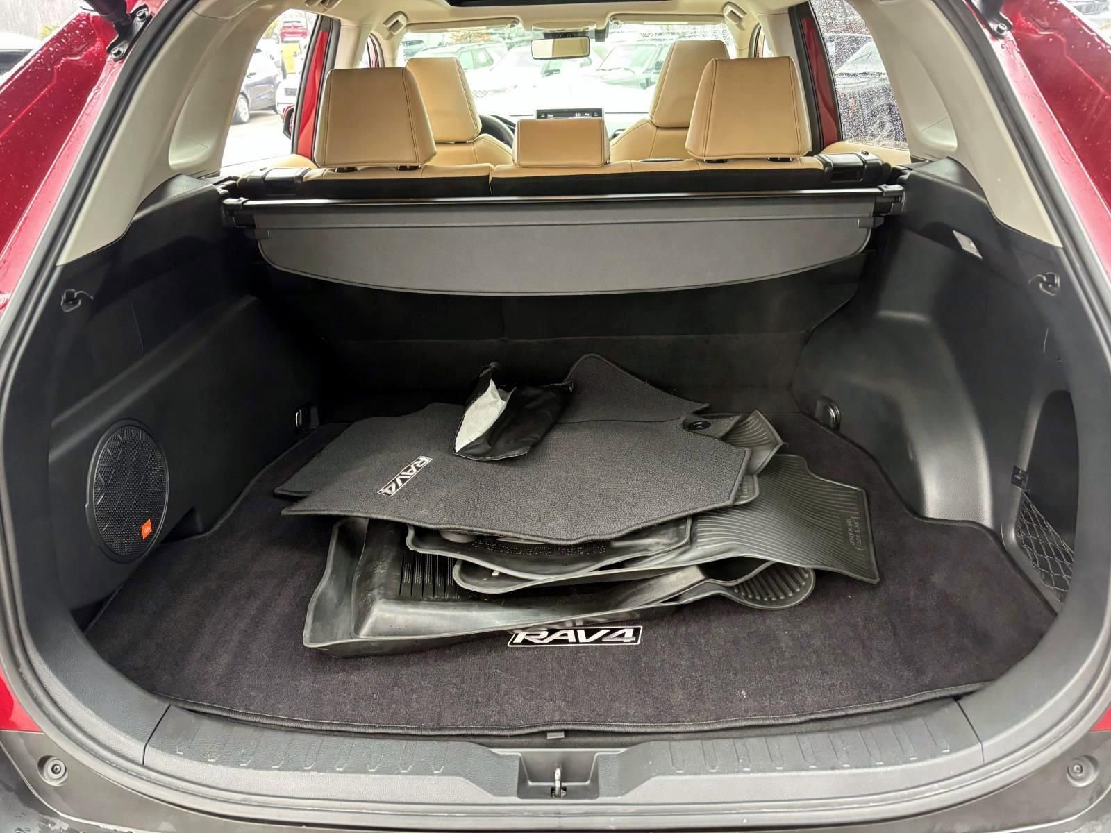 Used 2019 Toyota RAV4 Limited w/ Advanced Technology Package image 9