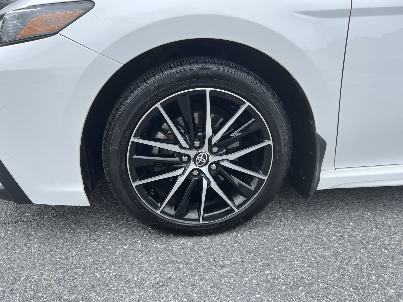 Used 2023 Toyota Camry SE w/ Cold Weather Package FWD image 12