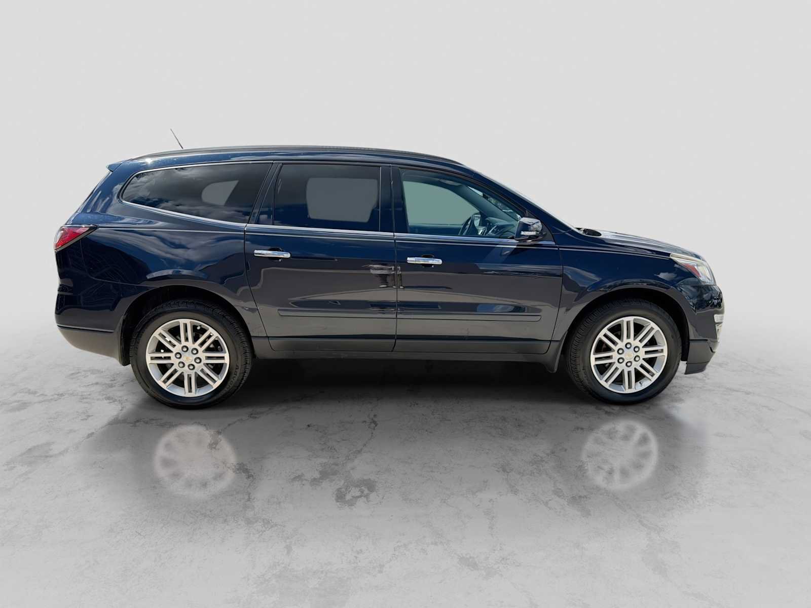 Used 2015 Chevrolet Traverse LT w/ Traveler's Package FWD image 7