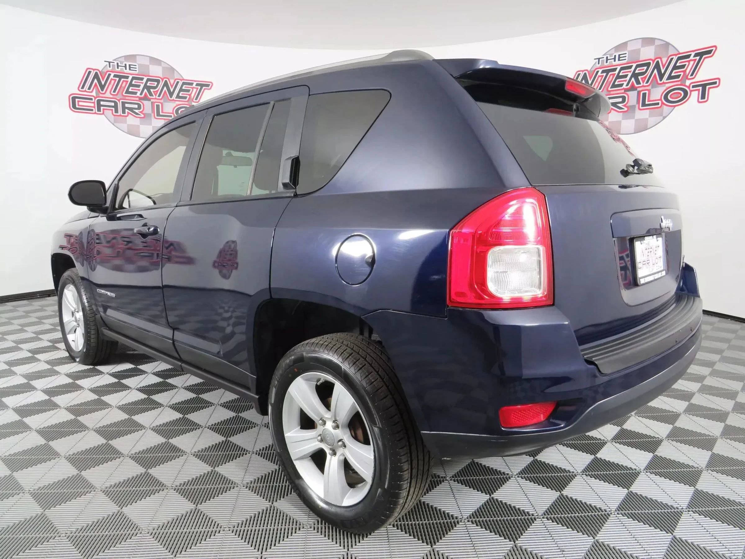 Used 2013 Jeep Compass Latitude w/ Sun/Sound Group FWD image 5