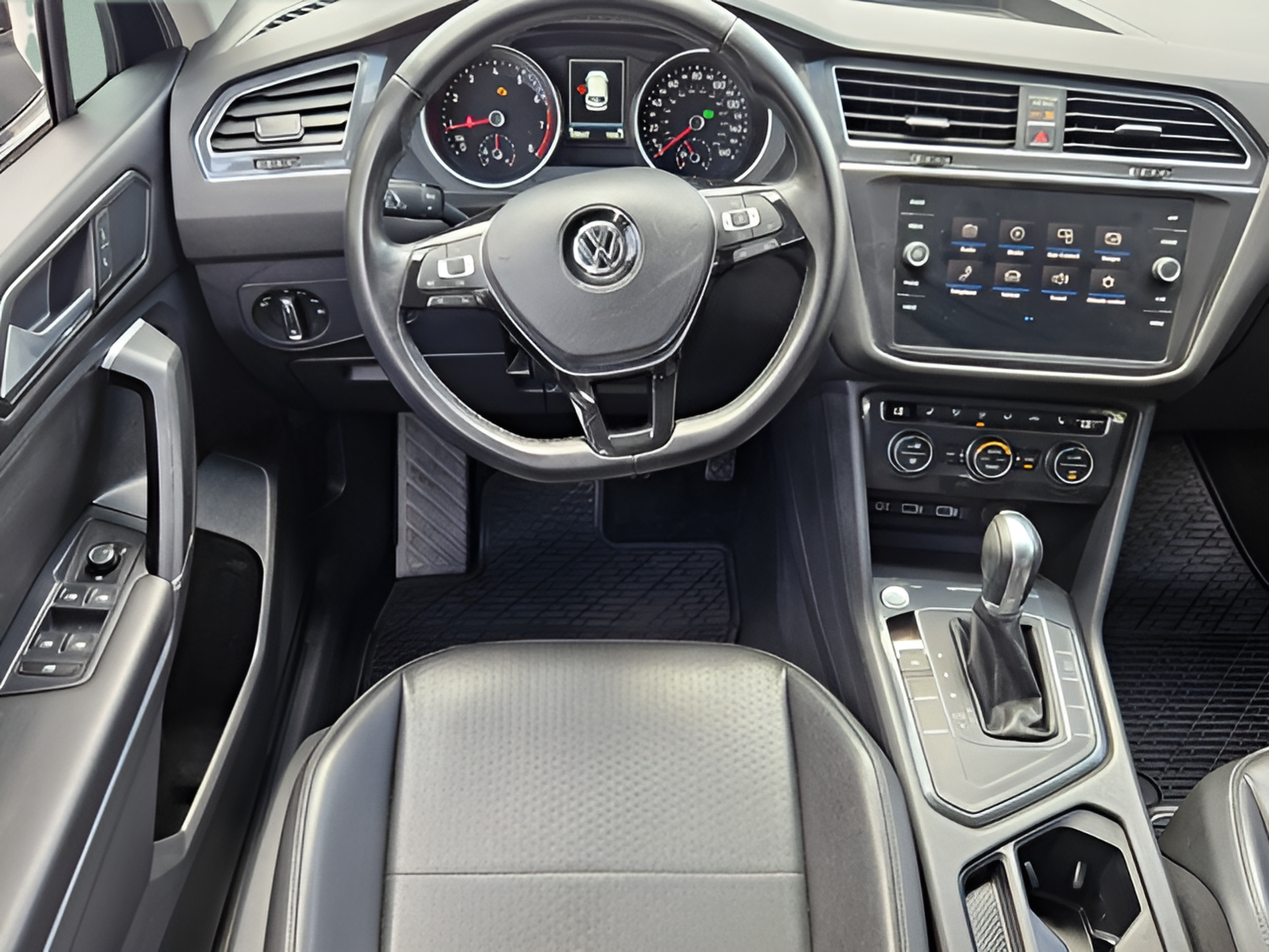 Used 2018 Volkswagen Tiguan S FWD image 12