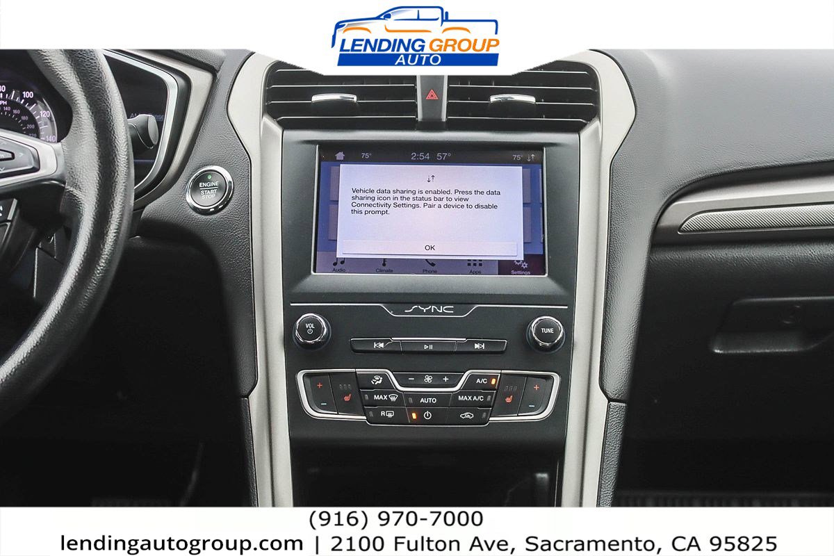 Used 2019 Ford Fusion SE image 12