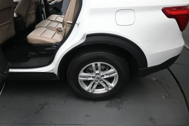 Certified 2024 Ford Explorer XLT w/ Equipment Group 202A AWD/4WD image 13