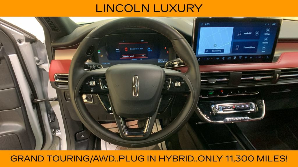 Used 2025 Lincoln Corsair Grand Touring w/ Towing Package AWD/4WD image 31