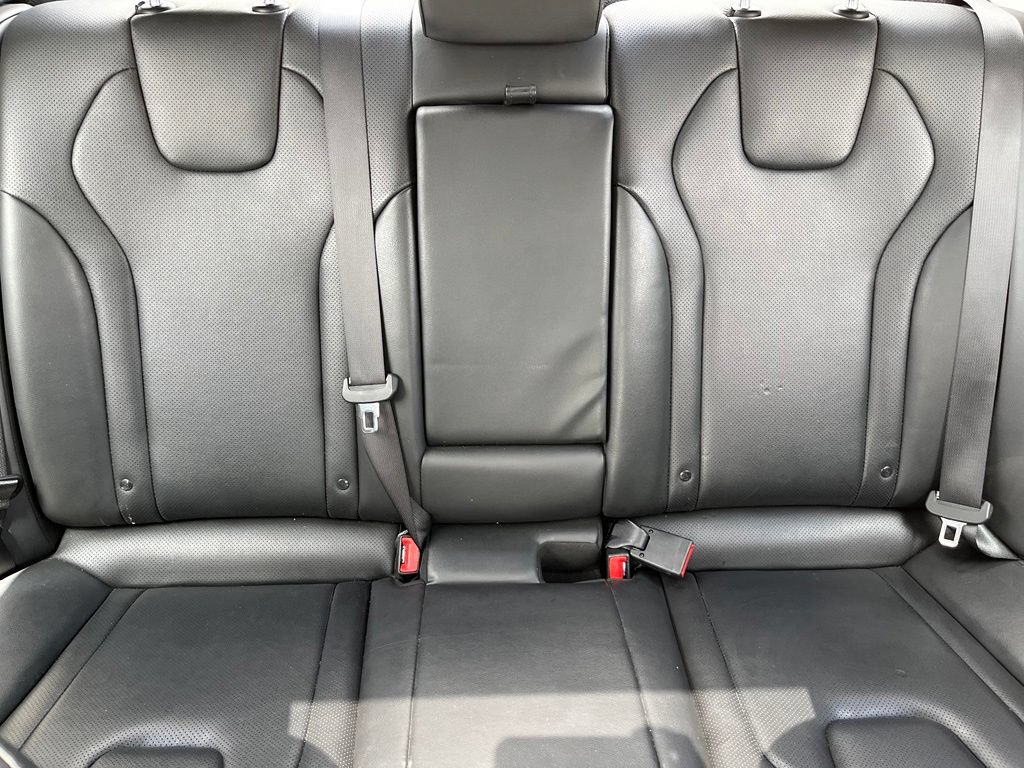 Used 2025 Hyundai Elantra Limited FWD image 17