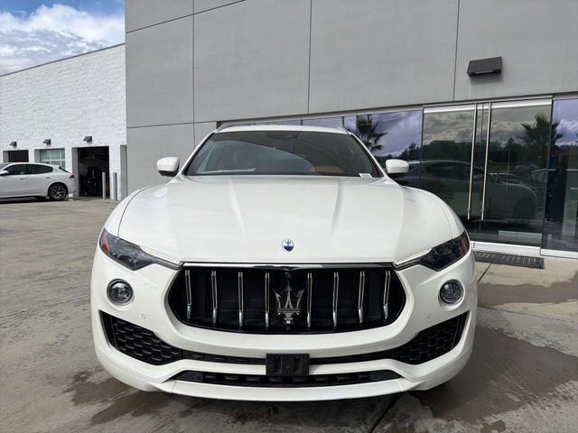 Certified 2023 Maserati Levante GT AWD/4WD image 3