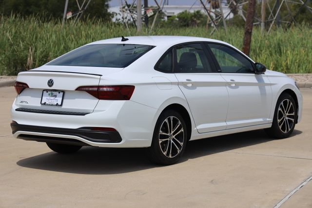 Used 2023 Volkswagen Jetta Sport FWD image 8