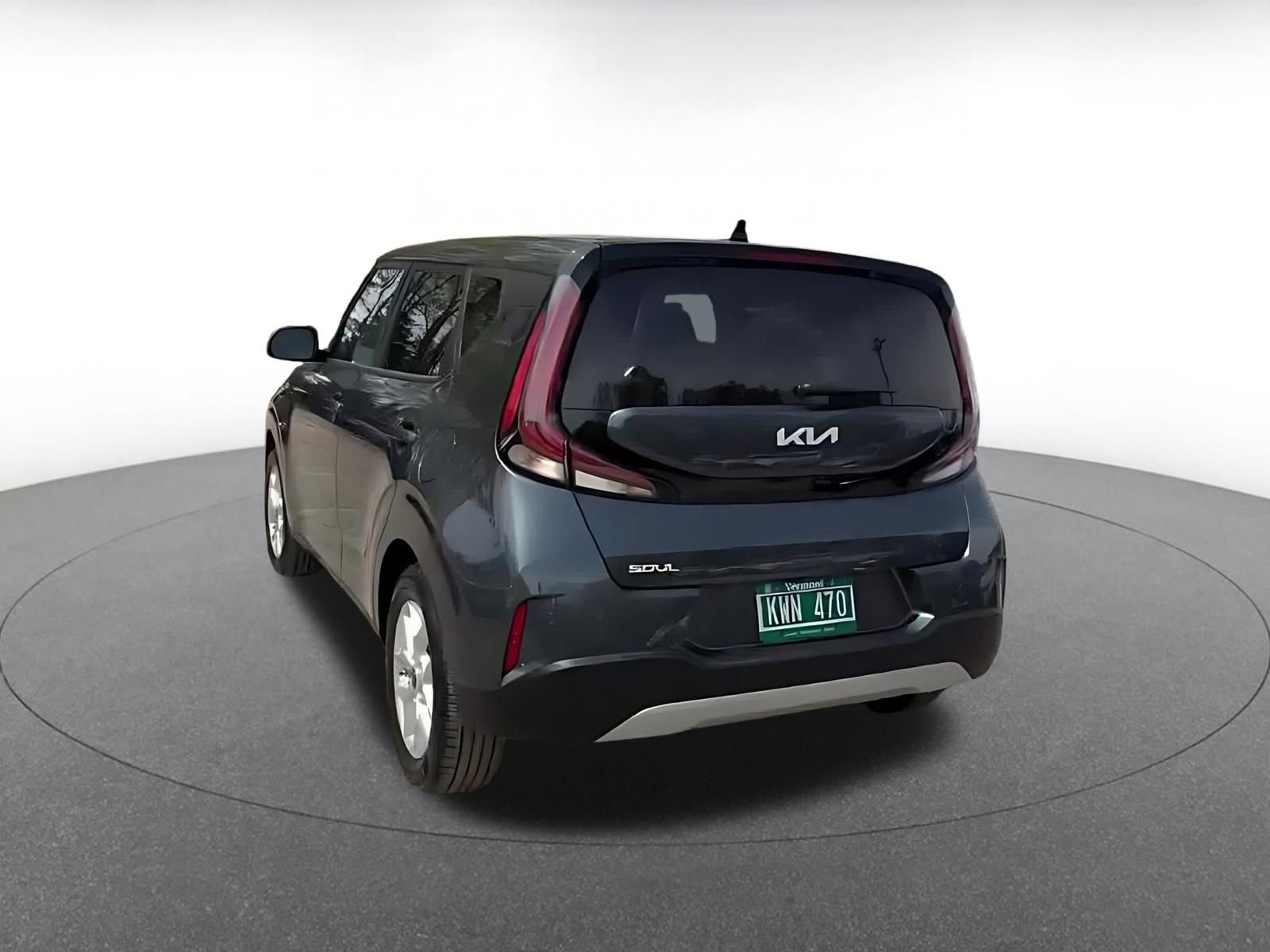 Used 2025 Kia Soul LX w/ LX Technology Package FWD image 11