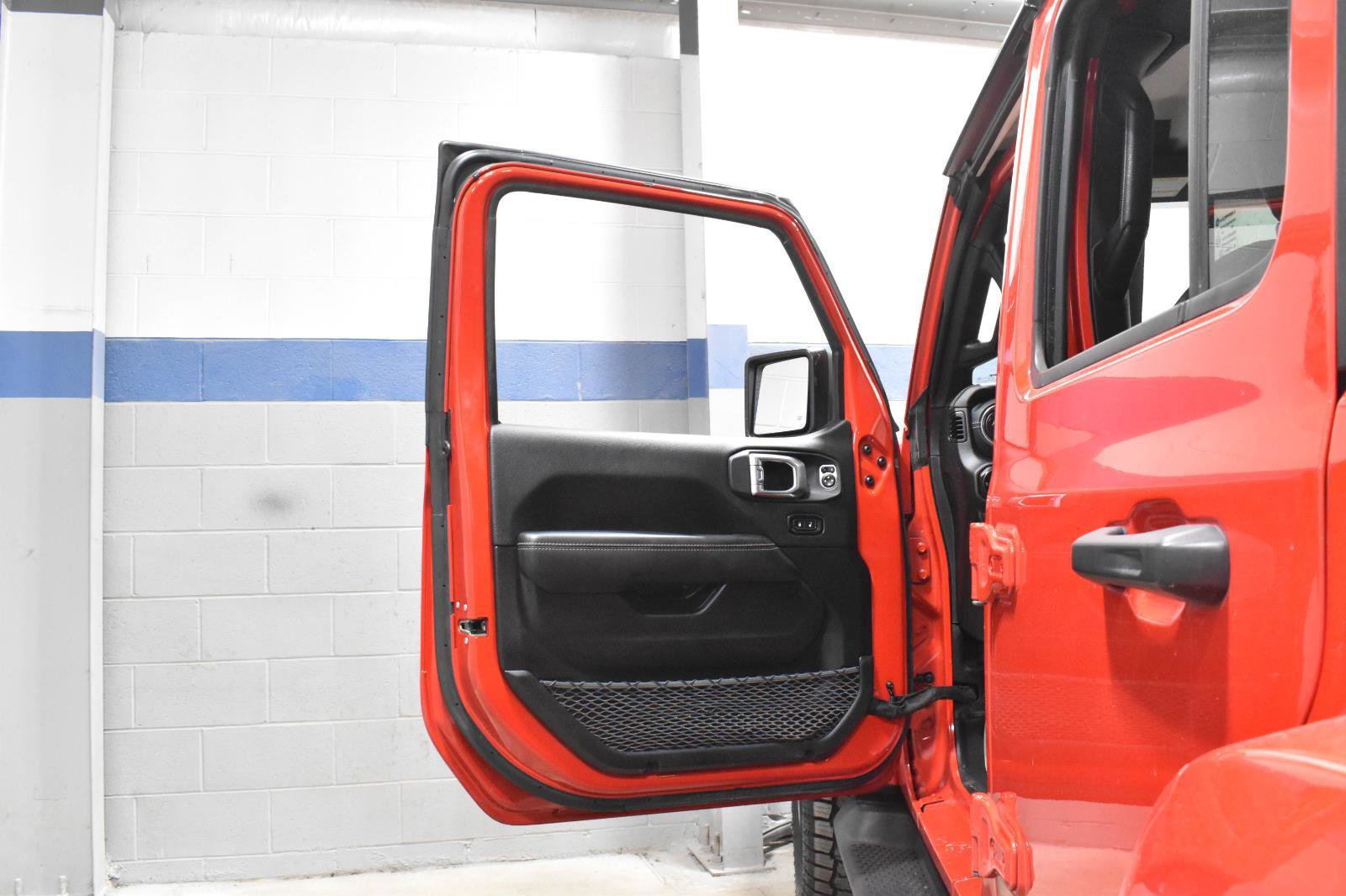 Used 2022 Jeep Wrangler Unlimited Sahara w/ Cold Weather Group image 10