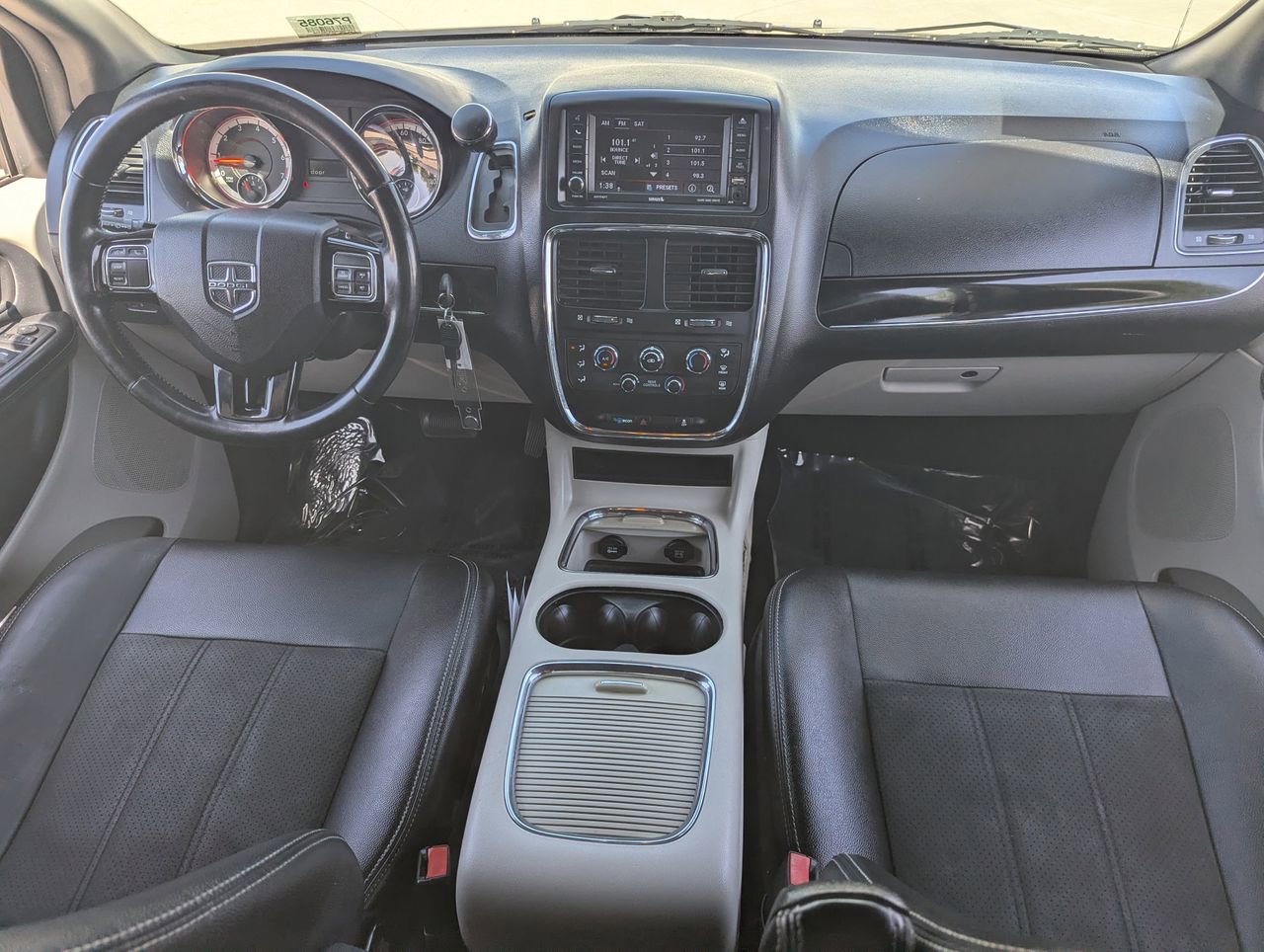 Used 2019 Dodge Grand Caravan SXT image 12