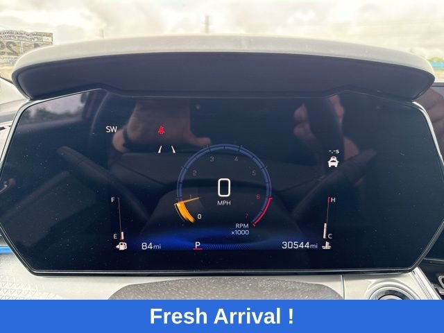 Used 2025 Chevrolet Trax LT w/ LT Convenience Package FWD image 4