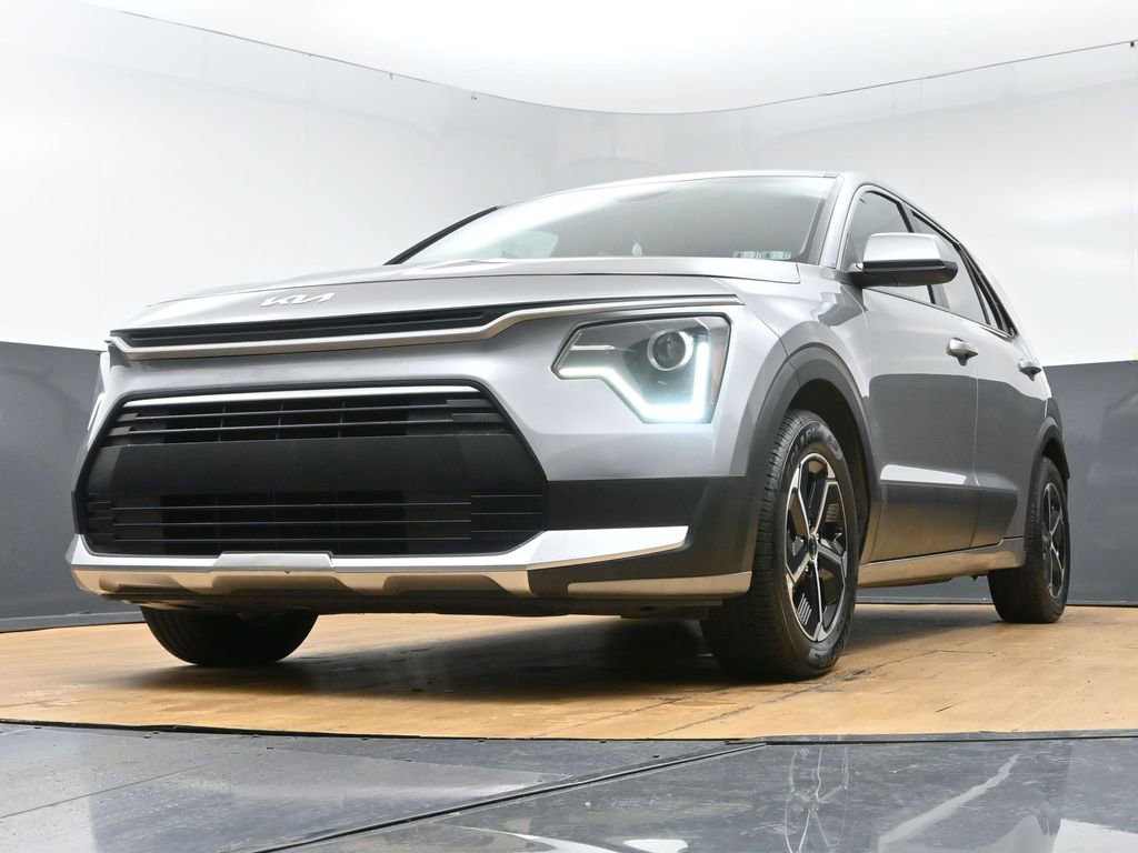 Used 2023 Kia Niro LX image 46