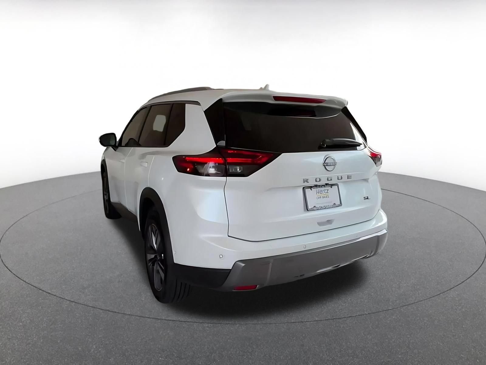 Used 2026 Nissan Rogue SL FWD image 10