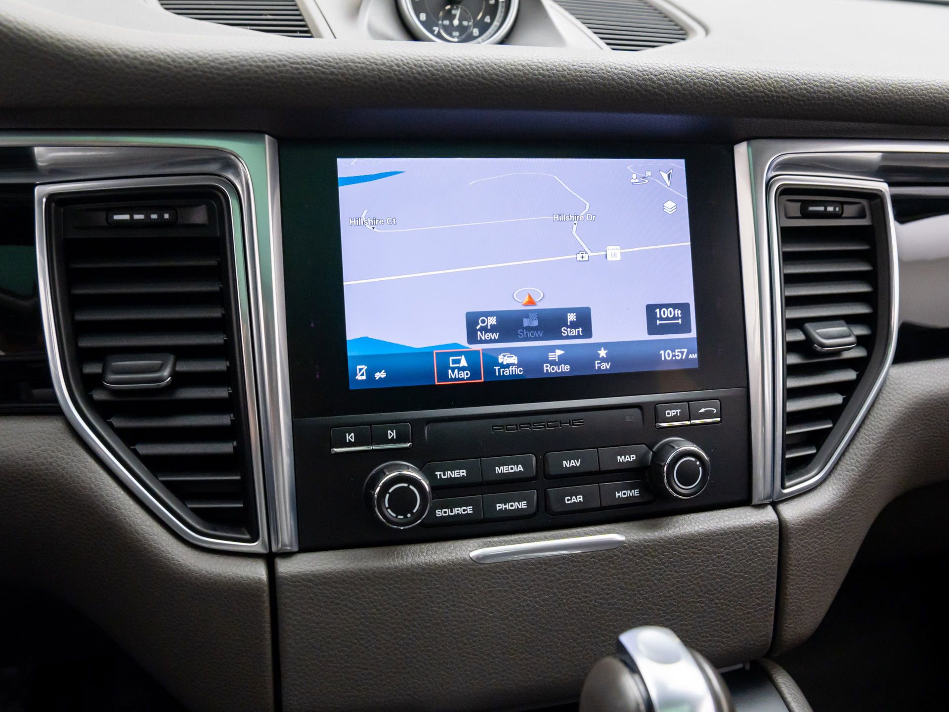 Used 2017 Porsche Macan S image 27