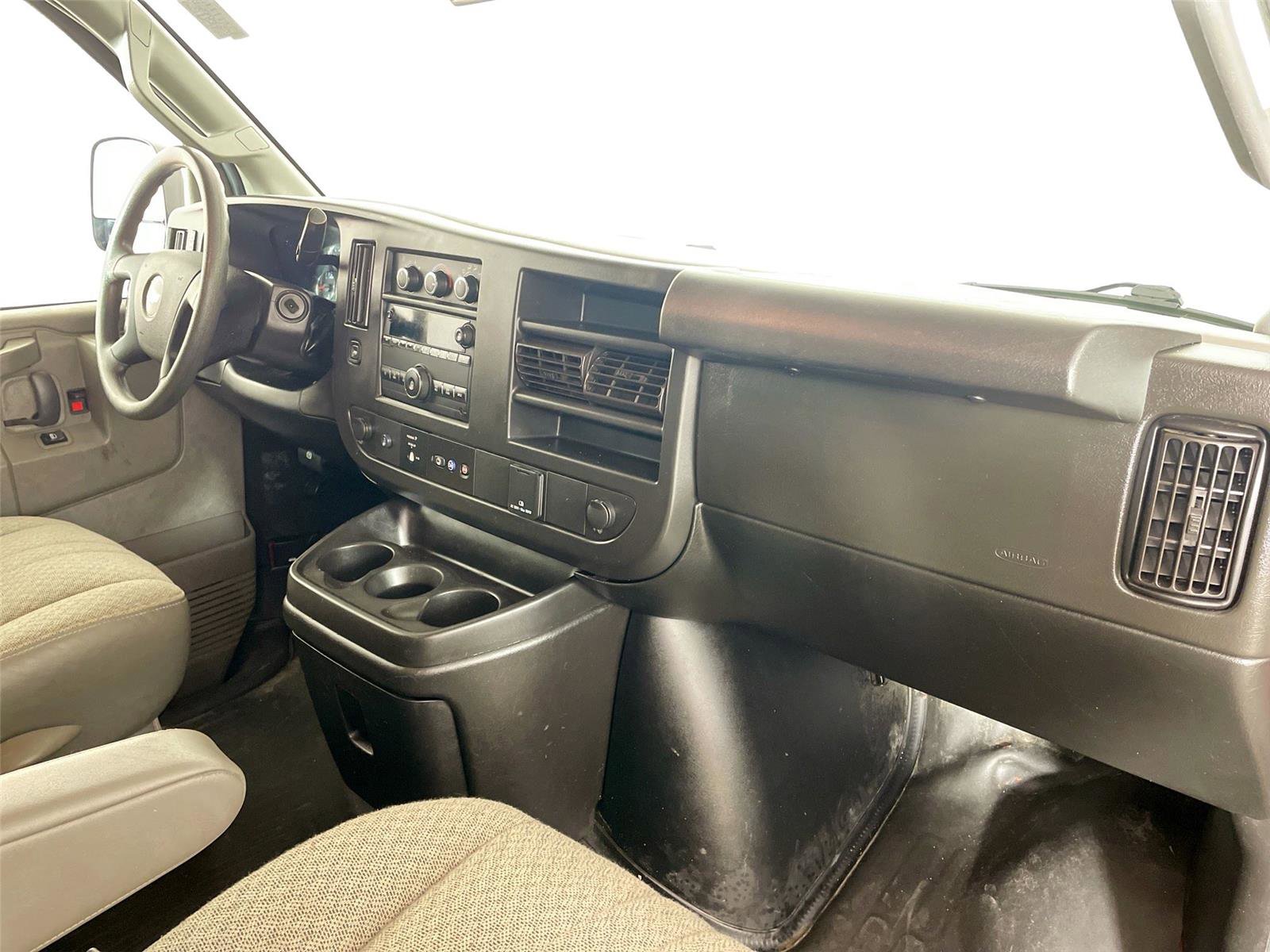 Used 2020 Chevrolet Express 3500 Extended w/ Driver Convenience Package image 24