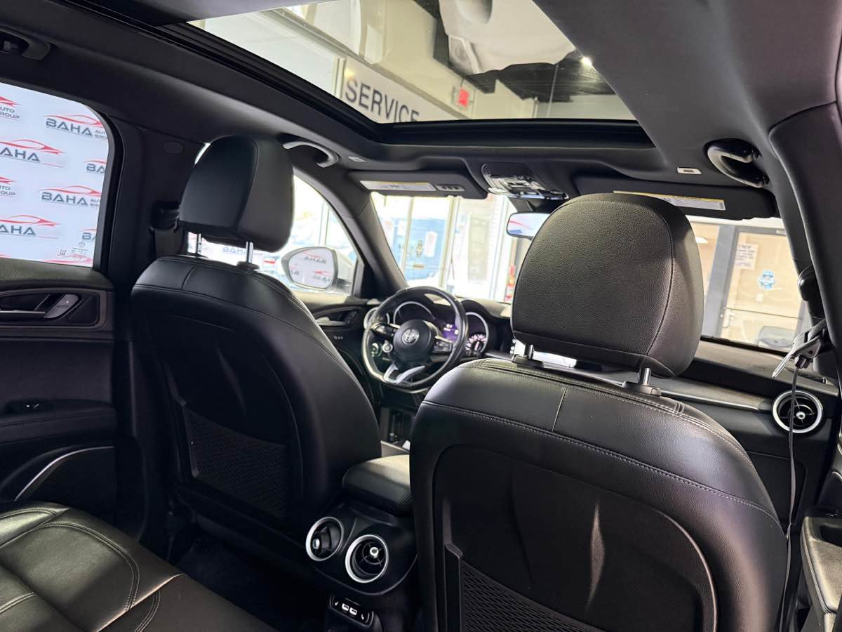 Used 2022 Alfa Romeo Stelvio Ti w/ Active Assist Plus Package image 34