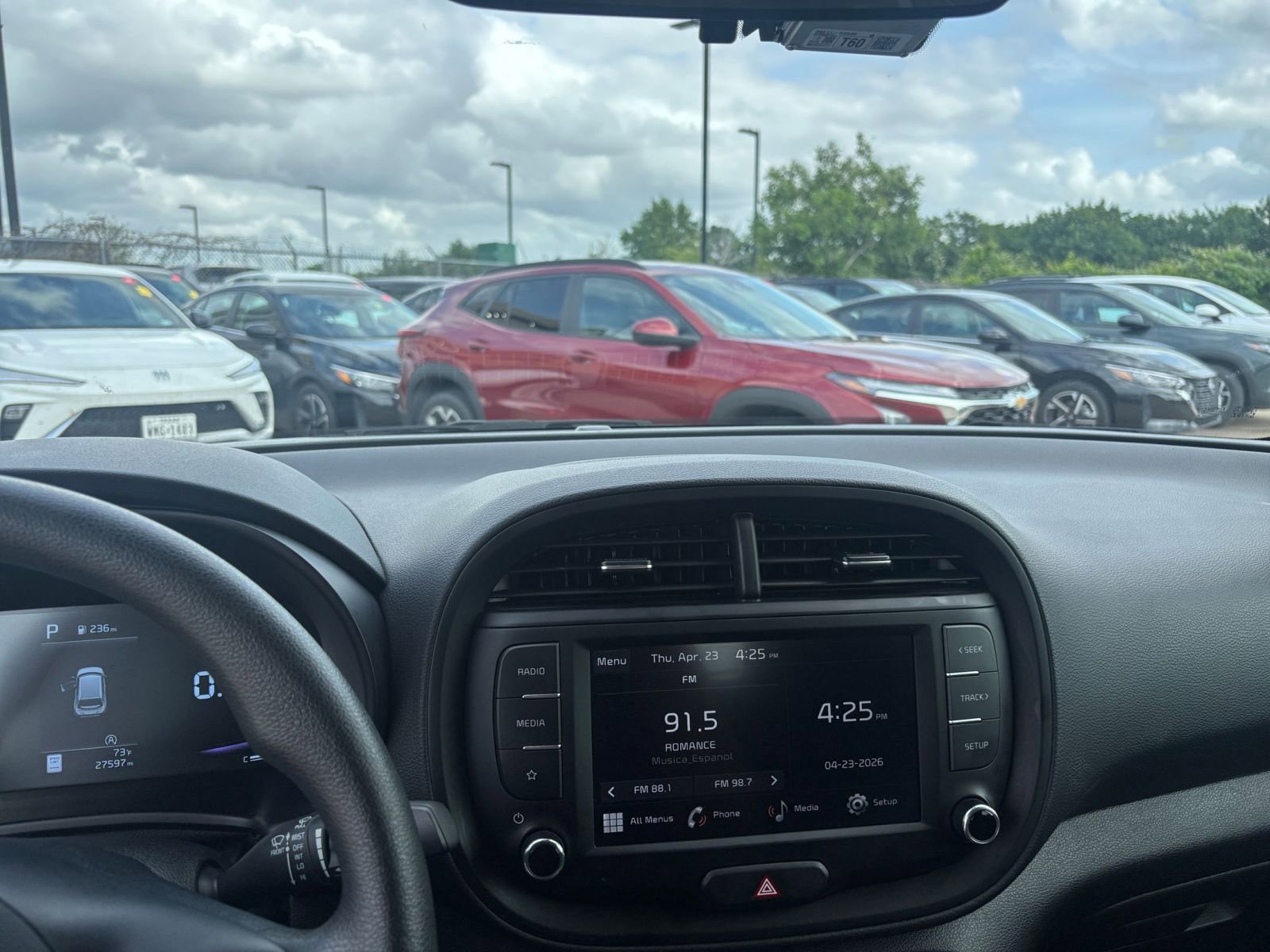 Used 2025 Kia Soul LX w/ LX Technology Package FWD image 17