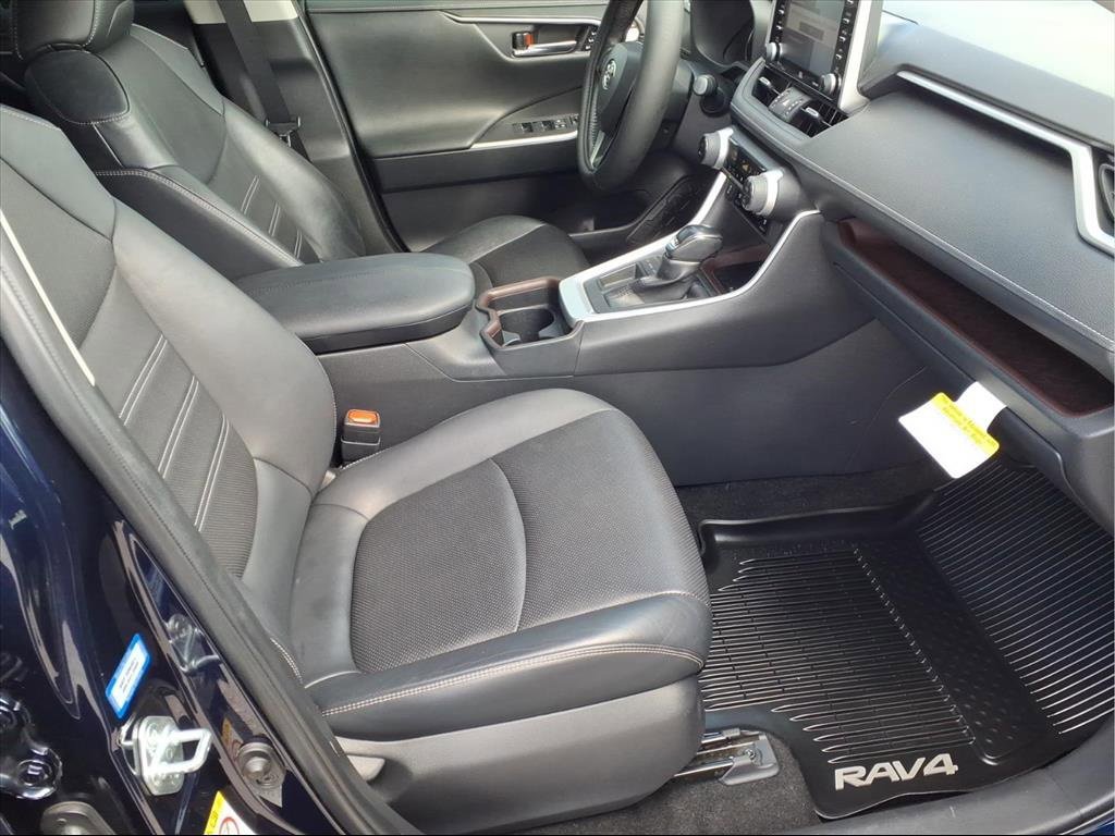 Used 2019 Toyota RAV4 Limited image 18