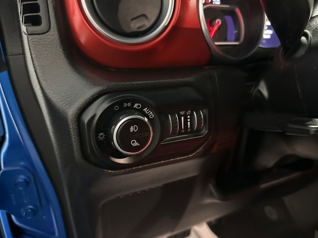 Used 2022 Jeep Gladiator Rubicon w/ LED Lighting Group AWD/4WD image 16
