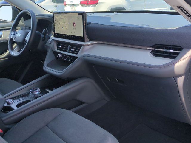 Used 2025 Ford Explorer Active AWD/4WD image 22