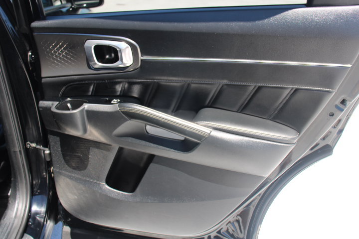 Used 2022 Kia Sorento SX FWD image 16