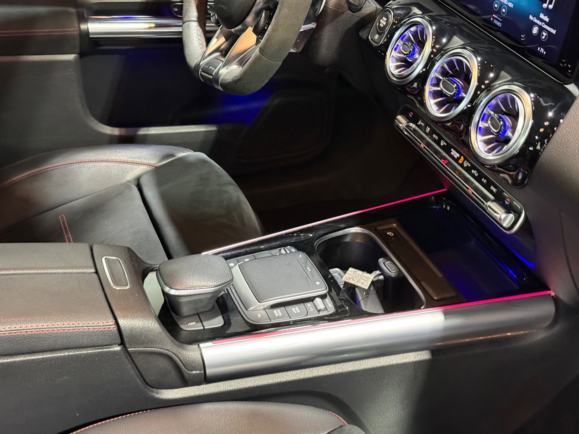 Used 2022 Mercedes-Benz GLA 35 AMG 4MATIC w/ Premium Package Lite image 63