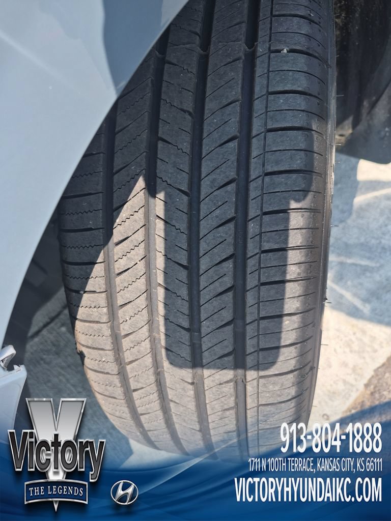 Used 2025 Nissan Sentra SV w/ SV Premium Package FWD image 29