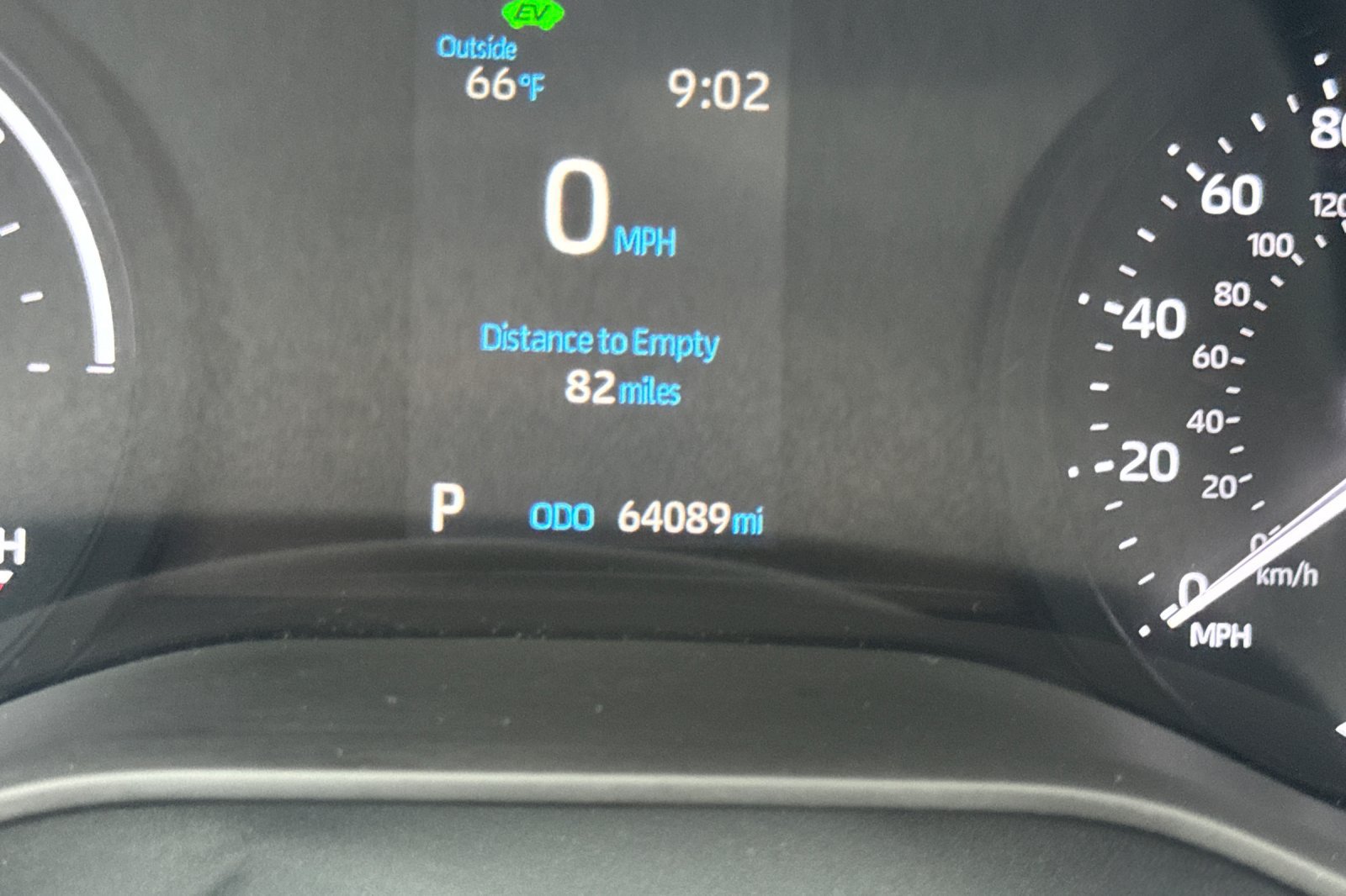 Certified 2024 Toyota Sienna XLE FWD image 32