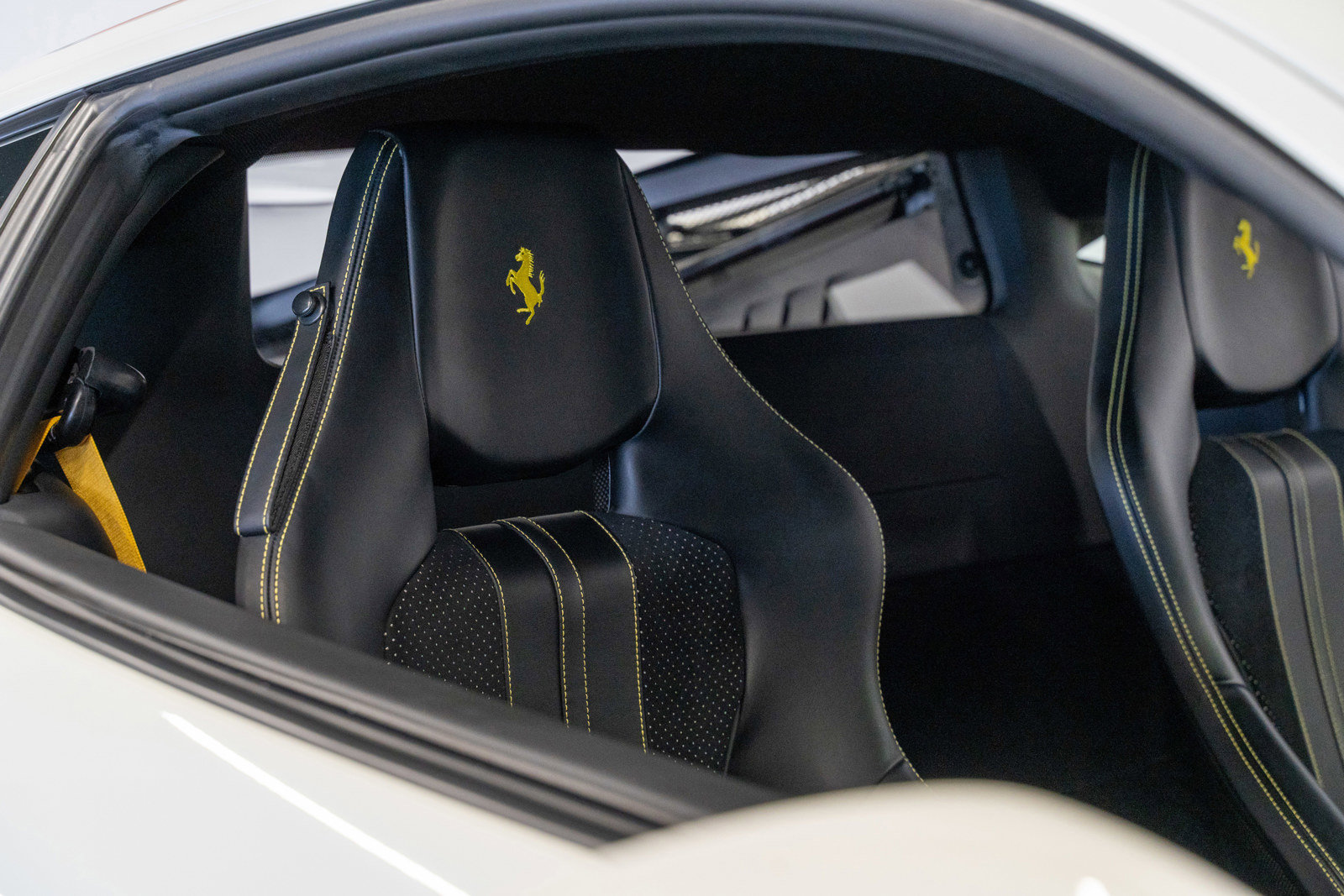 Used 2021 Ferrari F8 Tributo RWD image 31