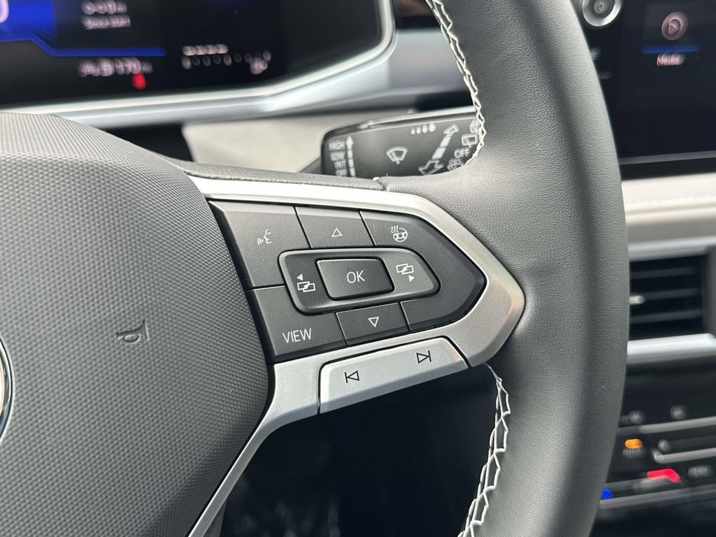 New 2025 Volkswagen Taos SE AWD/4WD image 18