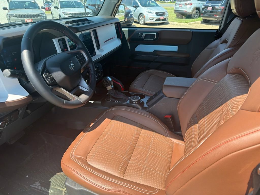 Used 2024 Ford Bronco Heritage Edition AWD/4WD image 15