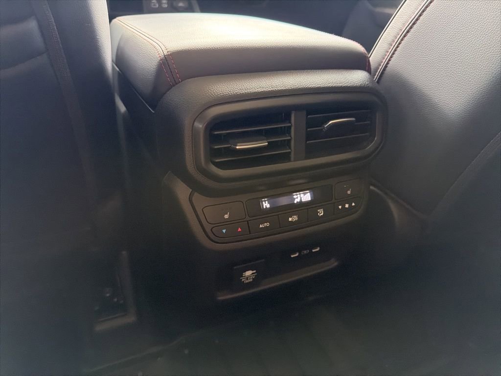 Certified 2025 Honda Pilot Black Edition image 37