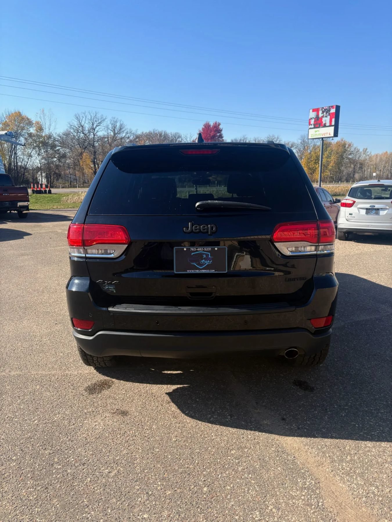 Used 2017 Jeep Grand Cherokee Limited AWD/4WD image 6
