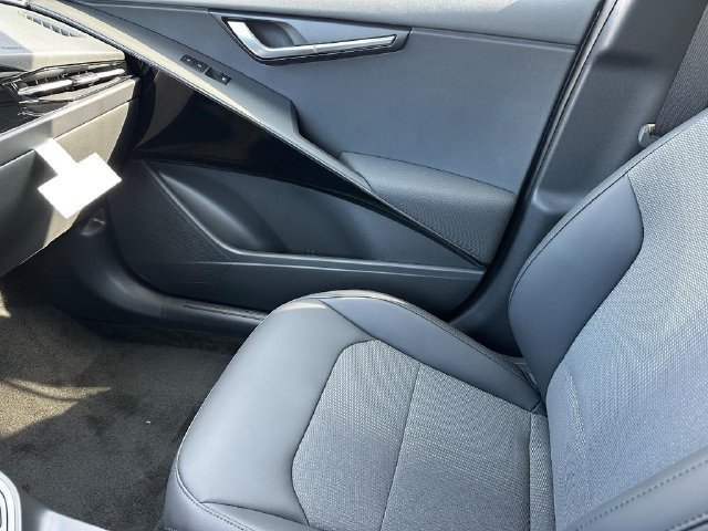 New 2026 Kia Niro EX FWD image 14