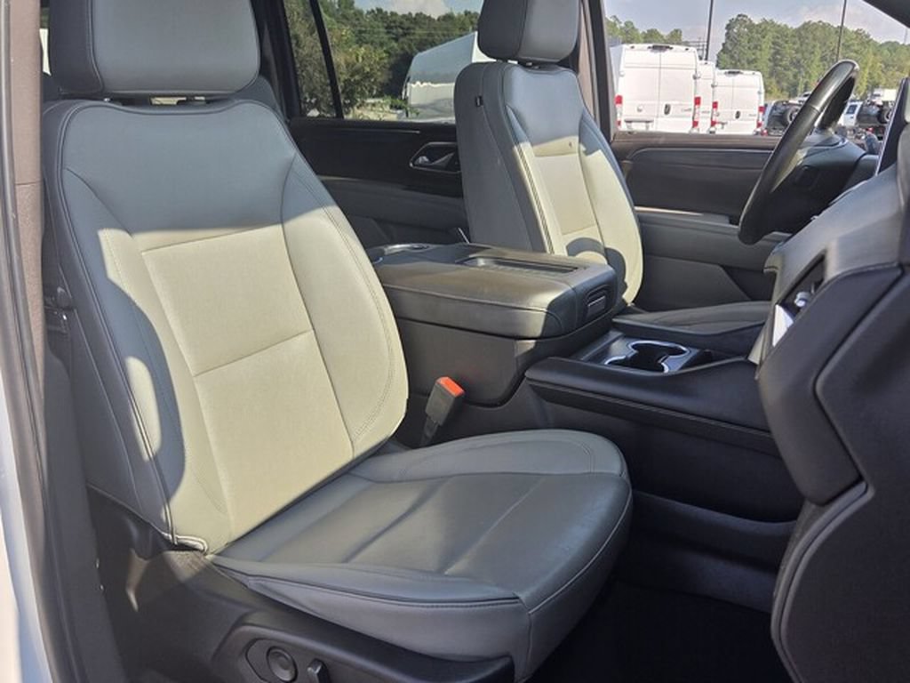 Used 2022 GMC Yukon XL SLT w/ SLT Premium Package RWD image 16