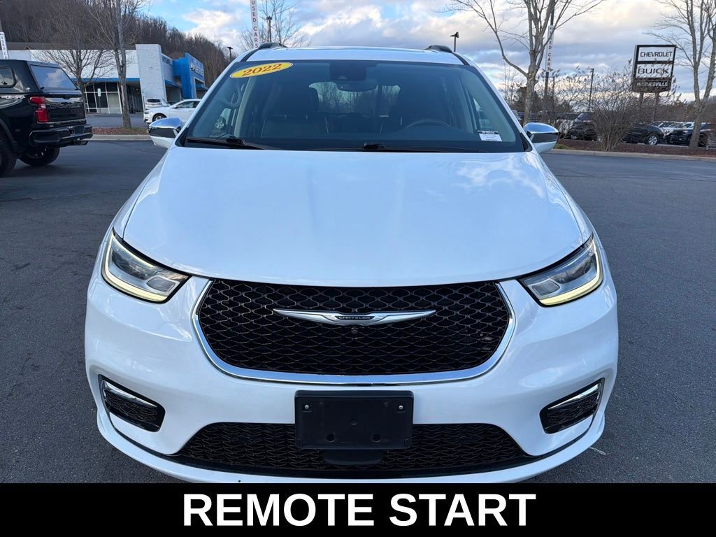 Used 2022 Chrysler Pacifica Limited image 11