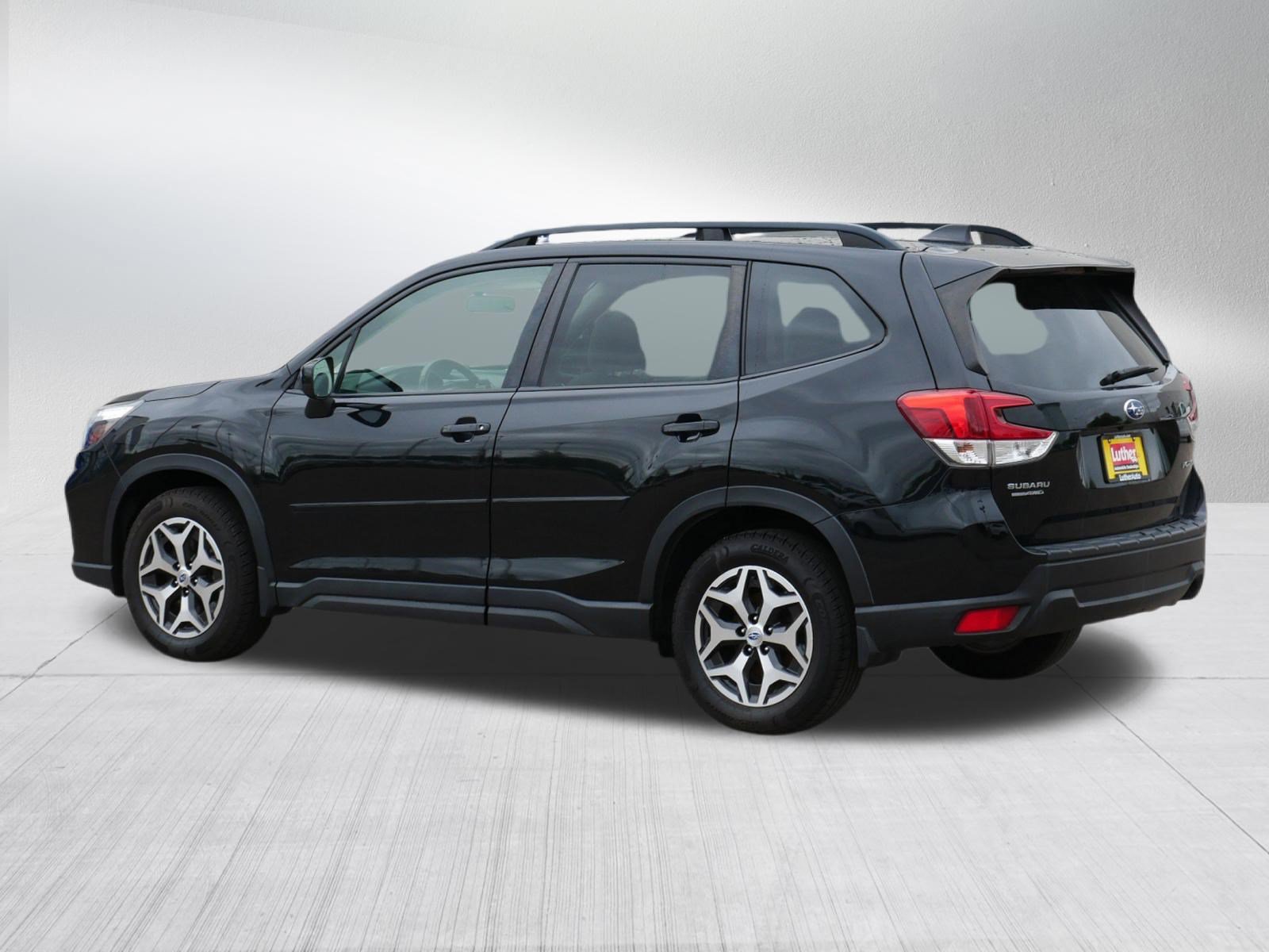 Used 2019 Subaru Forester Premium AWD/4WD image 5
