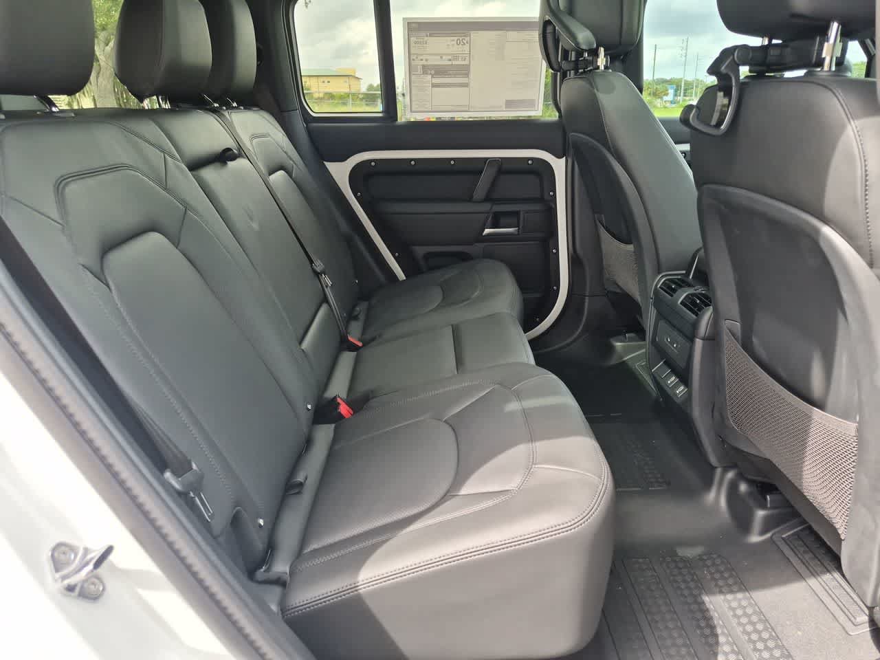 New 2026 Land Rover Defender 110 X-Dynamic SE AWD/4WD image 22