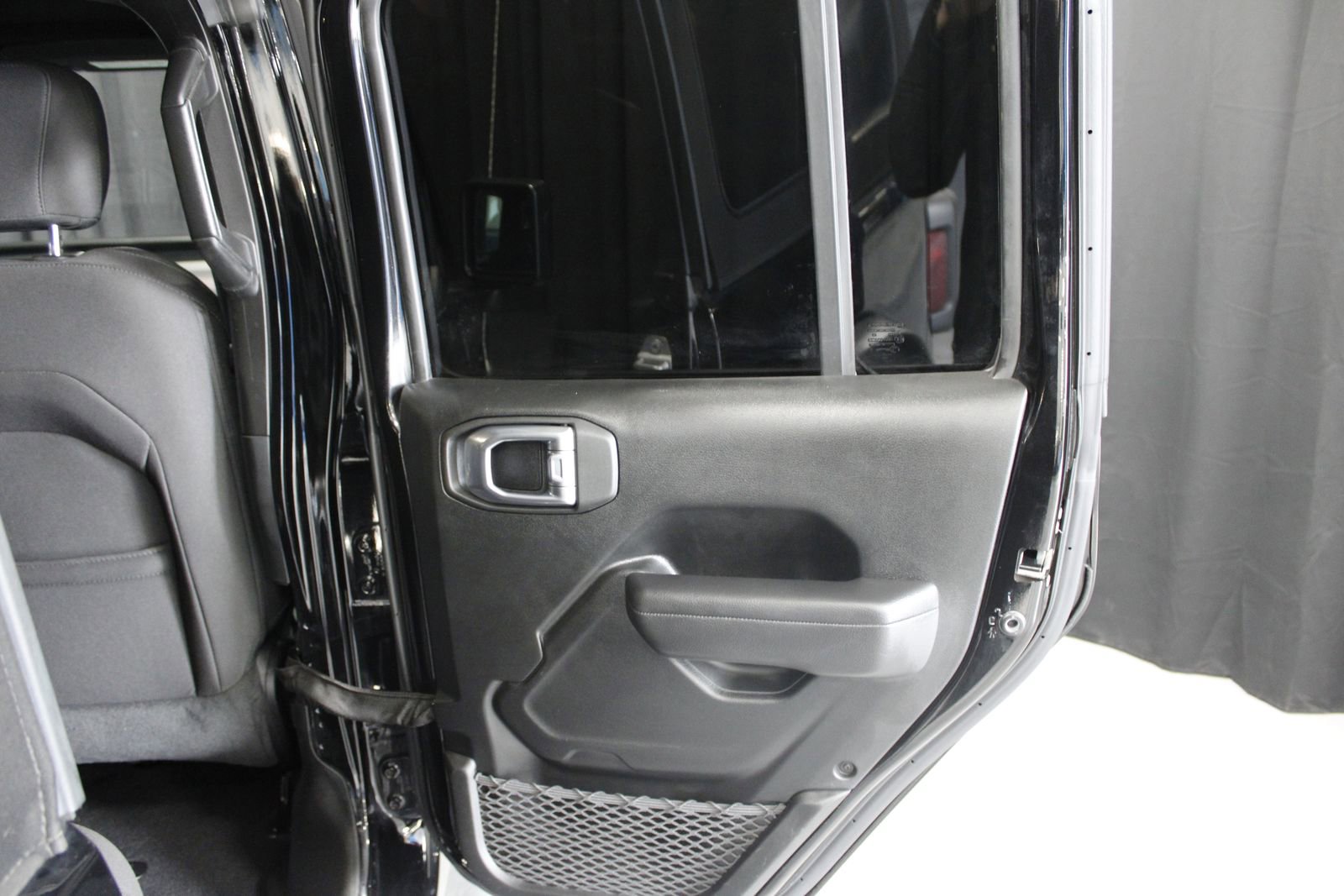 Used 2022 Jeep Wrangler Unlimited Sport image 26