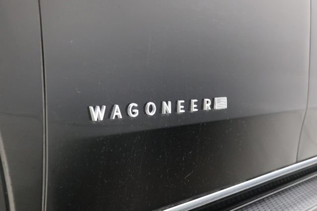 Used 2025 Jeep Wagoneer 4WD w/ Premium Group I image 12