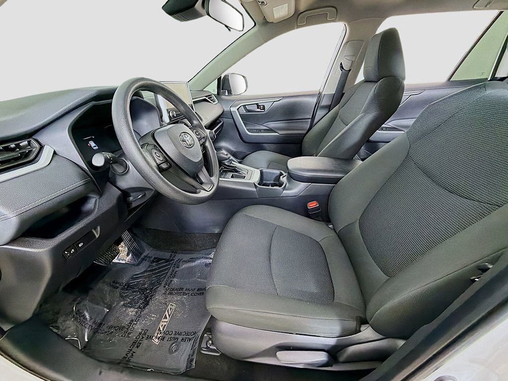 Used 2025 Toyota RAV4 LE image 17