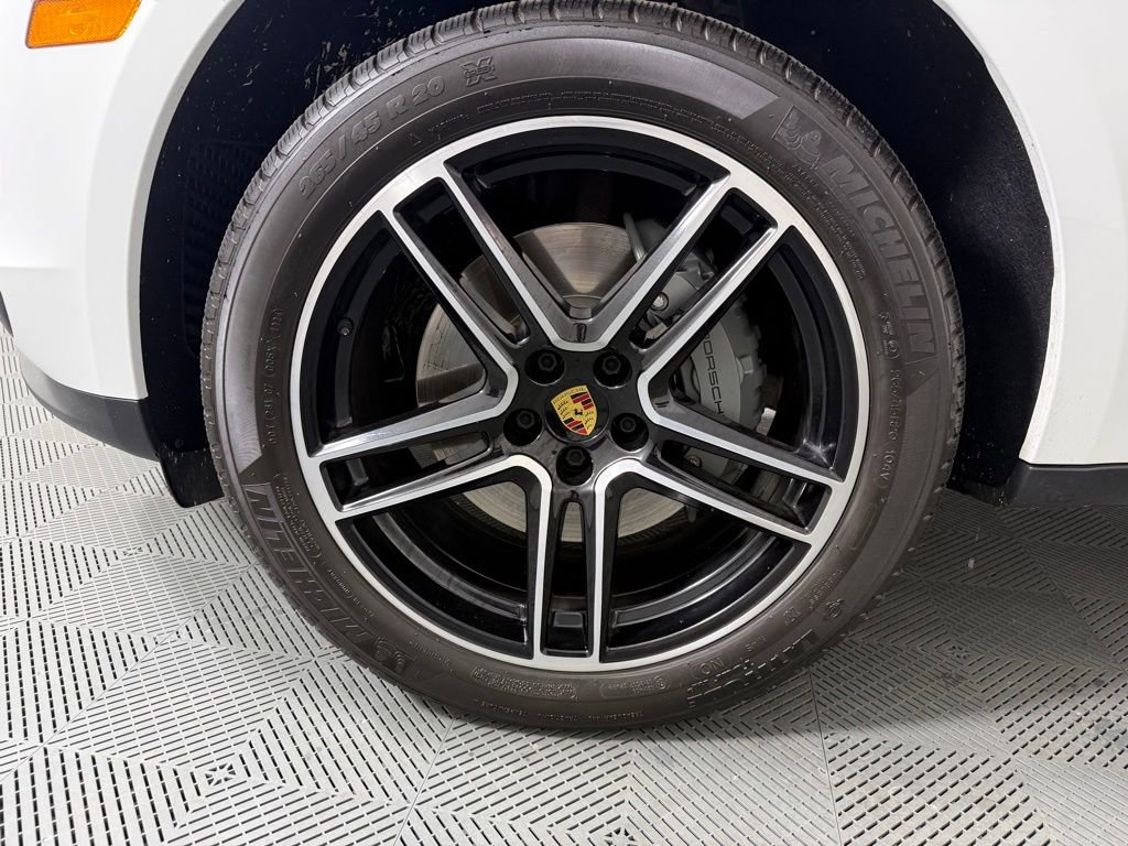 Certified 2021 Porsche Macan S AWD/4WD image 11