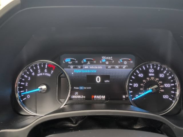 Used 2019 Ford Expedition XLT w/ Equipment Group 202A AWD/4WD image 17