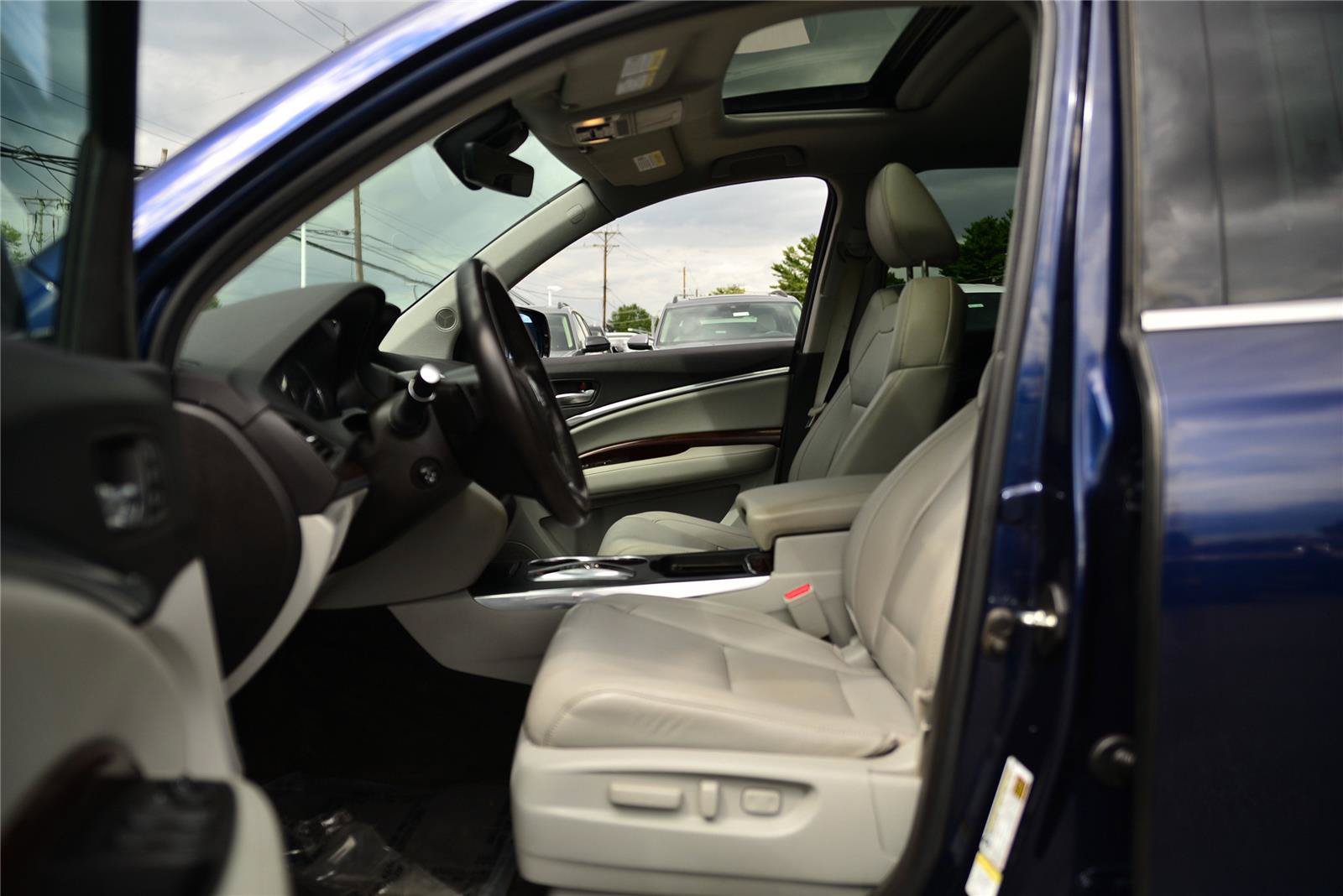 Used 2016 Acura MDX w/ Technology Package AWD/4WD image 24