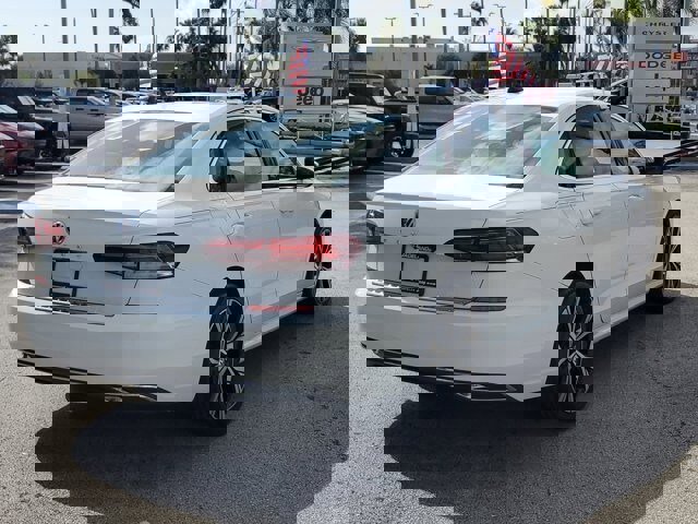 Used 2021 Volkswagen Passat 2.0T SE image 7