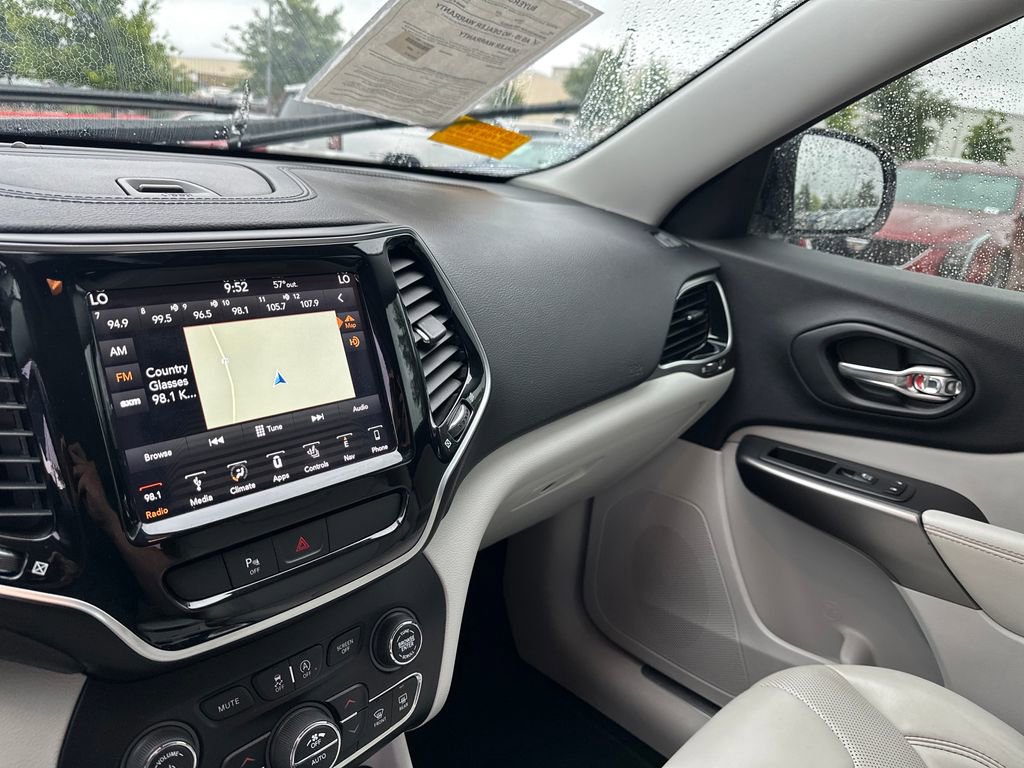 Used 2019 Jeep Cherokee Limited w/ Luxury Group AWD/4WD image 22