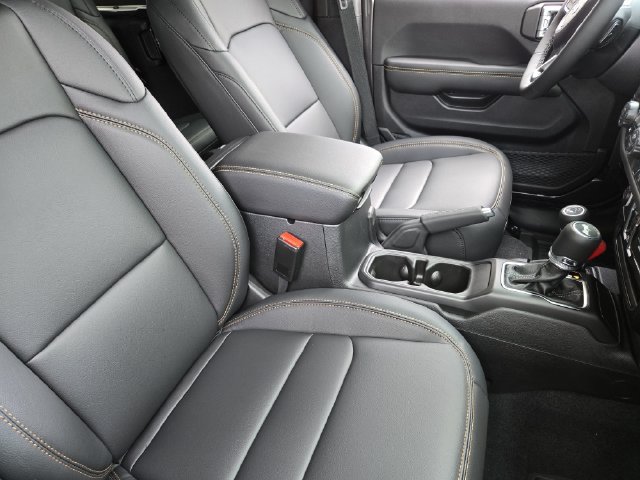 New 2027 Jeep Wrangler Unlimited Sahara AWD/4WD image 10